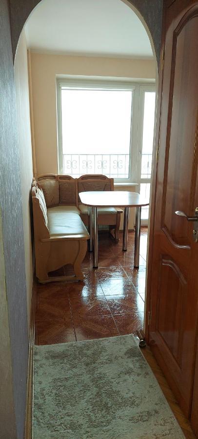 Apartment On Patriarkha Mstyslava Skrypnyka Street Kyiv Exterior foto